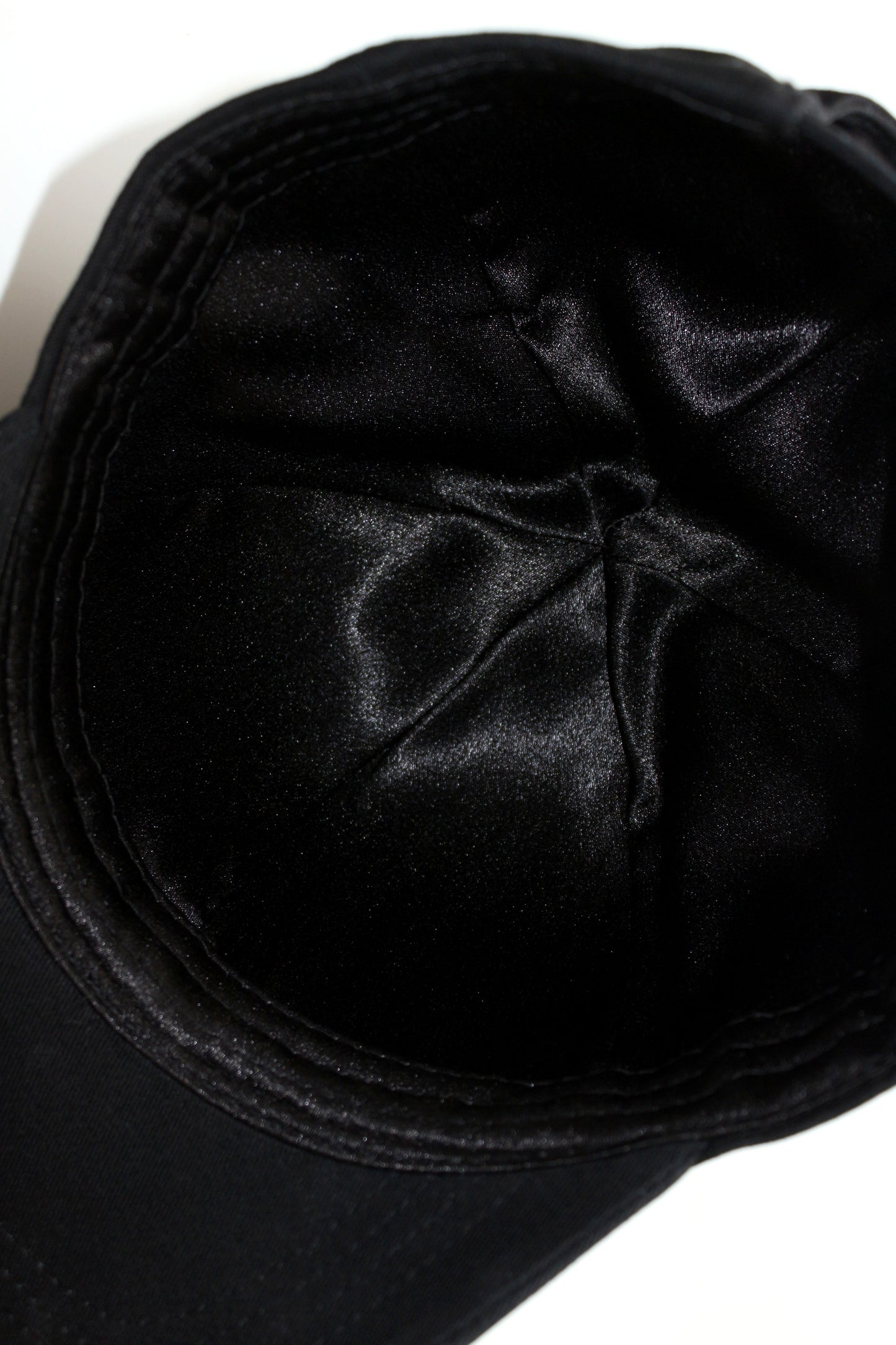CASQUETTE SATINE AVEC LOGO